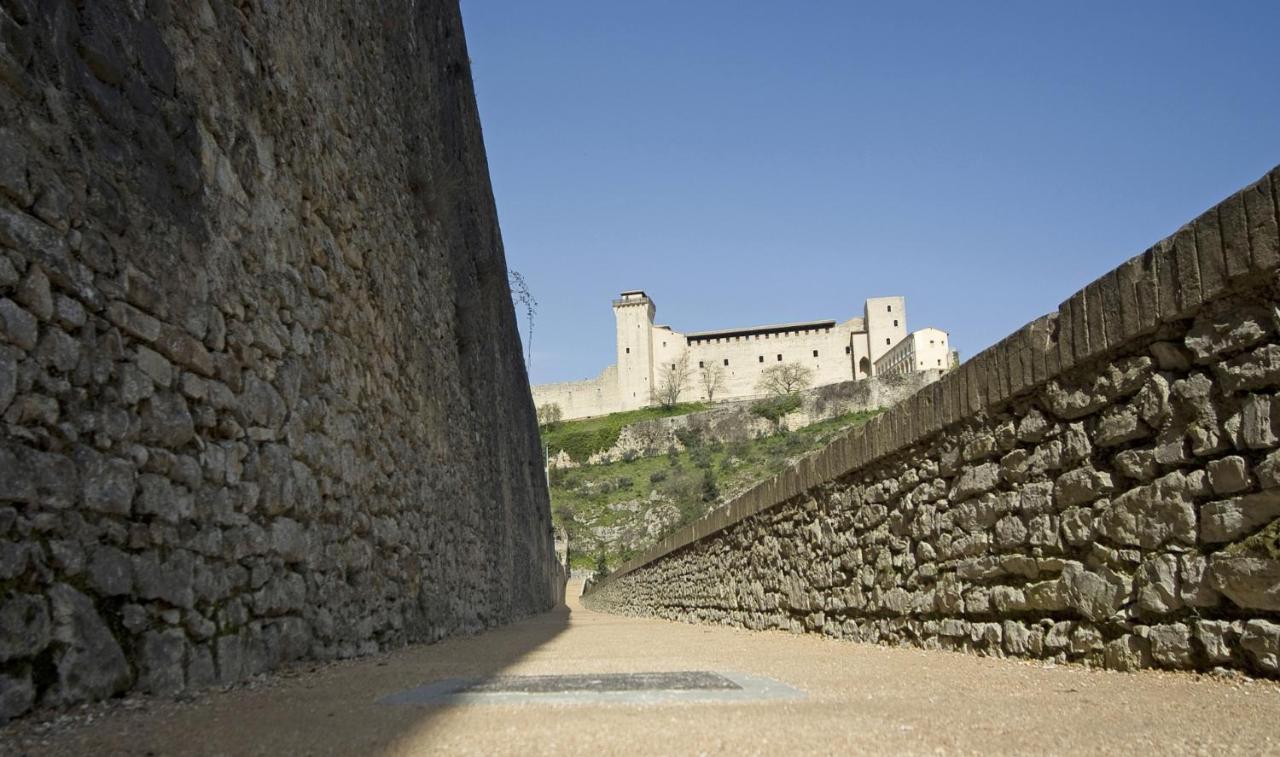 Palazzo Lauri Spoleto Apartment Exterior photo