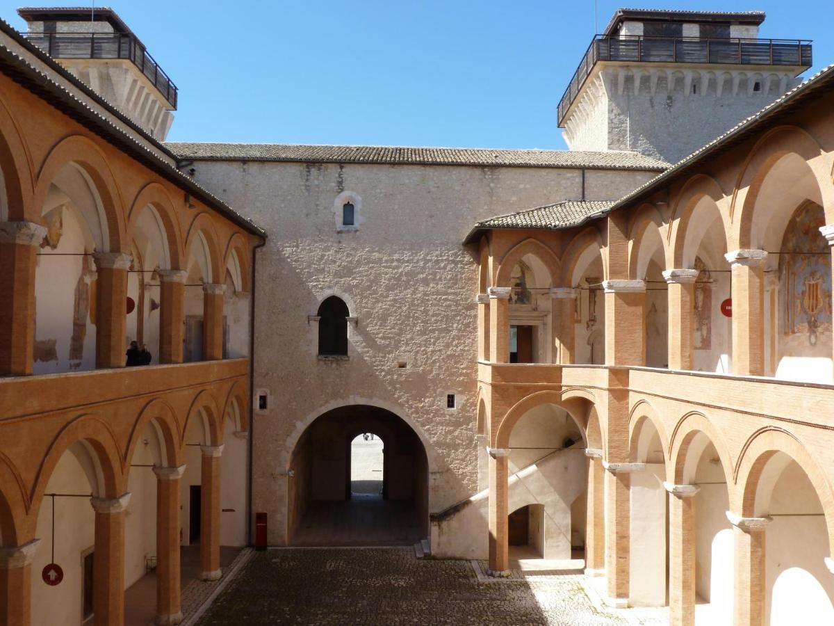 Palazzo Lauri Spoleto Apartment Exterior photo